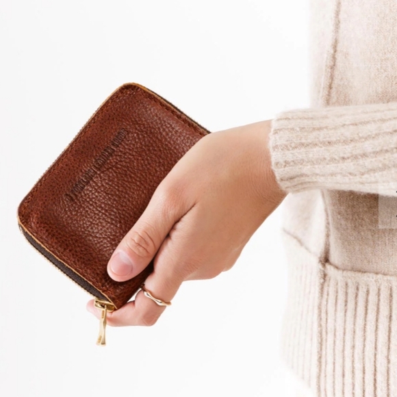 Portland Leather Small Zip Wallet Nutmeg Pebble Leather - Picture 1 of 9